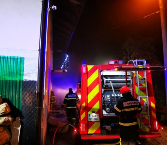 Adventni venček povzročil požar: Kako se je končala drama v Kalu #FOTO