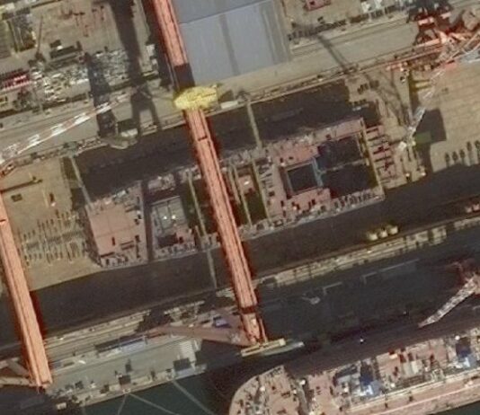 Kitajska gradi najmočnejšo letalonosilko: Geopolitični premik?