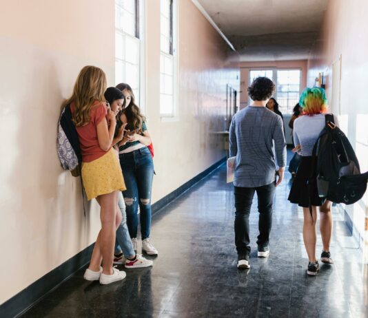 Informativni dnevi v Sloveniji: Prelomnica za mlade ali zgolj formalnost?