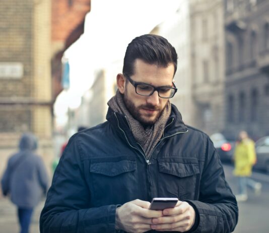 Lažni bančniki na pohodu: Na Tolminskem in Ajdovskem v enem dnevu 4 napadi spletnih goljufov